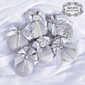 Set de 6 bolas de Navidad en terciopelo plateado con lazos de seda y perlas finas - Juego de 6 / Gris