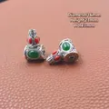 Perle in argento tibetano con intarsi verdi e rossi per bracciali mala, misura 16x23 mm - Stile 1 (16mmx23mm)