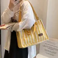 Sac fourre-tout tendance en toile à rayures jaunes et blanches avec bandoulière - Jaune