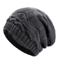Bonnet en tricot gris foncé avec motifs de losanges et doublure épaisse en polaire - gris foncé