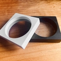 Square PE film suspension jewelry display boxes in black and white on wooden surface - 9x9x2cm / Black