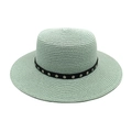 Détail du chapeau de paille vert menthe montrant le tissage fin et le ruban à rivets - M (56-58cm) / Vert menthe