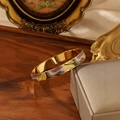 Bracelet jonc bohème en acier inoxydable doré avec motifs de vagues émaillées - Vague Abstraite Violet Jaune Vert