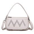 Cremeweiße Vintage-Schultertasche mit M-förmigem Metallnietendesign und Lederstruktur - Weiß