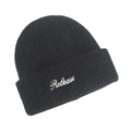 Dettaglio del ricamo Release su un berretto in maglia nera calda per l'inverno - Taglia unica / Nero
