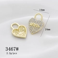 Macro shot of 520 rhinestone heart charms with 24mm size and 2.2g weight specs - 3467# Heart Rhinestone 520