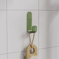 Gancio a J verde smeraldo trasparente con strisce verticali su parete piastrellata - 1 Pezzo / Verde Traslucido