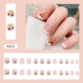Unghie finte French corte e tonde con base rosa, punte bianche e motivi a ciliegia - Carina Ciliegia (R433)