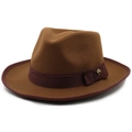 Dettaglio del cappello fedora in lana cammello con nastro in gros-grain bordeaux e fibbia - M (56-58cm) / Tabacco/Fascia Borgogna