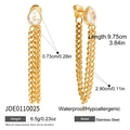 Detail van vergulde roestvrijstalen kwastjes oorbellen met druppel zircon en kettinglink - Lange Kwastje Ketting Oorbellen (JDE0110025) / Goud