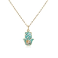Detail der 18K vergoldeten Hamsa-Halskette mit Emaille und bunten Zirkonia-Steinen - Türkis