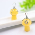 Pendentif champignon en cristal jaune fait main avec enroulement de fil d'argent - Topaze Jade Ton Argent