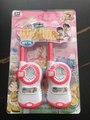 Dettaglio di walkie talkie rosa e bianchi per bambini nella confezione blister originale - Scheda Blister / Bianco