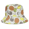 Weißer Anglerhut mit bunten tropischen Ananas- und Kokosnuss-Fruchtmustern - Pineapple Illustration