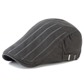 Gorra plana gris oscuro con rayas bordadas y hebilla de ajuste metálica en el lateral - Ajustable / Gris