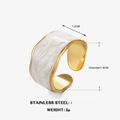Anello largo regolabile in acciaio inossidabile con smalto bianco marmorizzato - Anello a Fascia Larga Dorato - Texture Marmo Bianco