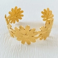Golden PVD plated stainless steel open cuff bracelet with daisy flower pattern - Fresh Sweet Daisy Style (A1123) / Gold