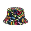 Detalle de gorro de pescador graffiti con estampado smile colorido en tela negra - M / Negro con sonrisa colorida