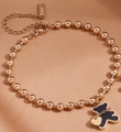 Bracelet en perles d'acier doré avec pendentifs ours en émail noir et cœur - Bracelet Ours en Or Rose et Coquille Noire (C710)