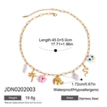 Vista detallada del collar de acero dorado con dijes de palmera y flores - Oro de 18K / Estilo de Colgante Multielemento Dorado (JDN0202003)