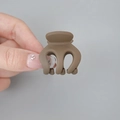 Brown matte pumpkin claw clip for secure high ponytail and bun hairstyles - 3.5cm / Brown