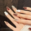 Faux ongles œil de chat marron avec accents blancs et strass pailletés forme carrée longue - Très Petit (XS) / W341-Trapèze Court