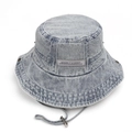 Hellblauer gewaschener Denim-Anglerhut mit breiter Krempe und verstellbarem Kinnriemen - M (56-58cm) / Hellblau