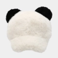 Dettaglio della consistenza in ecopelliccia e delle orecchie di panda sul cappello bianco - Regolabile / Bianco Sporco