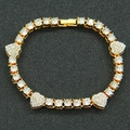 Bracelet hip-hop doré avec cœurs et strass brillants pour un look luxueux et chic - Doré