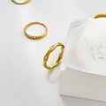 Minimalistische gouden golfring met zirkoon en dunne eternity ringen op steen - US 6 / Hexagram Ster Diamant