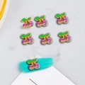 Amuleto de cereza rosa para uñas con metal dorado y esmalte verde en uñas azules - 6*6mm / Rosa (Cereza pequeña)