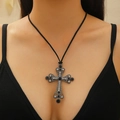 Gothische holle kruishanger ketting met zwarte en heldere strass steentjes - Gun Black (8120)