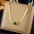 Collana a catena serpente dorata con un pendente a gemma ovale verde vintage - Collana a Catena di Serpente Dorata Zircone Verde (N2205)