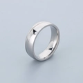 Anillo minimalista de acero inoxidable plateado con ranura fina y acabado pulido - US 6 / Color Acero (KR86749-K)