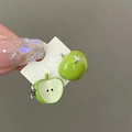 Pendientes asimétricos de manzana verde con acabado esmaltado y pequeños cristales brillantes - Poste de plata - Manzana verde asimétrica
