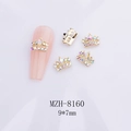 Détail du bijou d'ongle couronne dorée MZH-8160 avec strass arc-en-ciel, taille 9x7mm - Couronne Or Strass AB (8160)