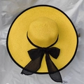 Cappello da sole giallo a tesa larga con grande fiocco nero in rete e nastro decorativo - Taglia Unica (55-58cm) / Bordo Nero Giallo