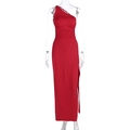 Elegante abito lungo rosso monospalla con spacco laterale e pieghe in vita vestibilità slim - S / Rosso