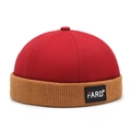 Bonnet docker rétro bicolore rouge et marron avec détail de l'étiquette FARD - Réglable / Rouge