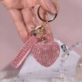 Portachiavi a cuore rosa con strass e cinturino scintillante con chiusura in metallo oro - Rosa