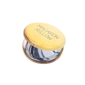 Kompakter gelber Make-up-Spiegel in Macaron-Form, faltbar, auf weißem Hintergrund - Orangegelb