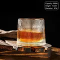 Bicchiere da whisky rotante da 200ml a righe, altezza 7,5cm, tumbler su legno - Texture a Righe / Confezione Sfusa Singola
