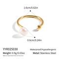 Detalle del anillo de acero chapado en oro 18K con medidas de la perla y la bola de metal - Estilo de Perla y Bola de Oro (YYR025030)