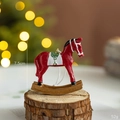 Pendentif cheval à bascule rouge rétro en résine pour Noël avec dimensions - Rouge