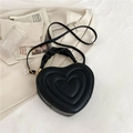 Bolso bandolera negro con forma de corazón en cuero mate y asa plisada para mujer - Negro