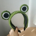 Handmade green knitted frog head headband with cute eyes for girls and women - Basic Style / Green