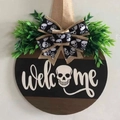 Wooden welcome door sign with white skull pattern and black burlap bow decoration - Style O (Skull No Rabbit Fur)