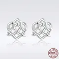Orecchini a lobo in argento 925 con nodo celtico lucido e design a cuore intrecciato - Orecchini a Bottone Cuore Nodo Celtico (BSE958) / Argento 925