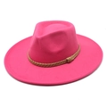 Dettaglio di un cappello fedora magenta in feltro di lana con nastro intrecciato marrone - M (56-58cm) / Rosa Rosso