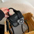 Mini sac bandoulière noir avec badge ours et adorable pendentif ours de mode - Noir